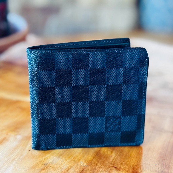 Louis Vuitton Other - Louis Vuitton
Damier Graphite Pattern Coated Canvas Bifold Wallet